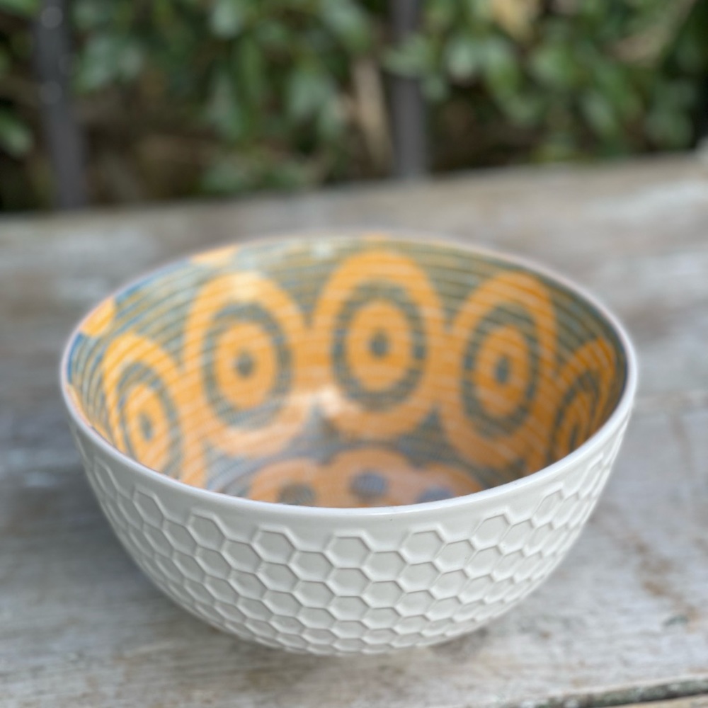 Signature natural white honeycomb bowl Kenya yellow & grey interior